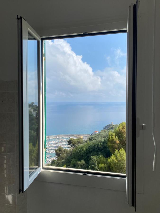“Da Senso” Relax Nel Verde Vista Mare Finale Ligure Luaran gambar