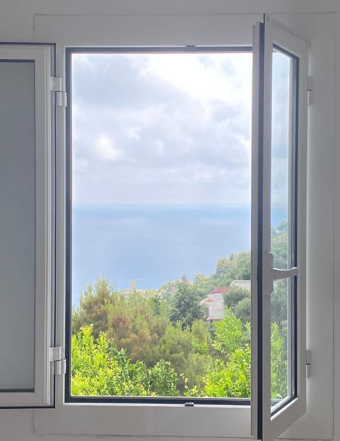 “Da Senso” Relax Nel Verde Vista Mare Finale Ligure Luaran gambar